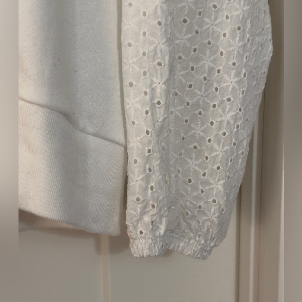 Gap size L “new off white” sweatshirt, eyelet sleeves. NWOT, sold out at Gap! - Picture 4 of 13
